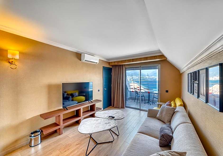 Numa Port Hotel