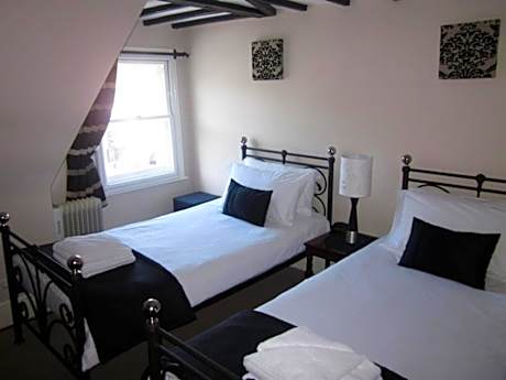 Twin Room with Shared Bathroom