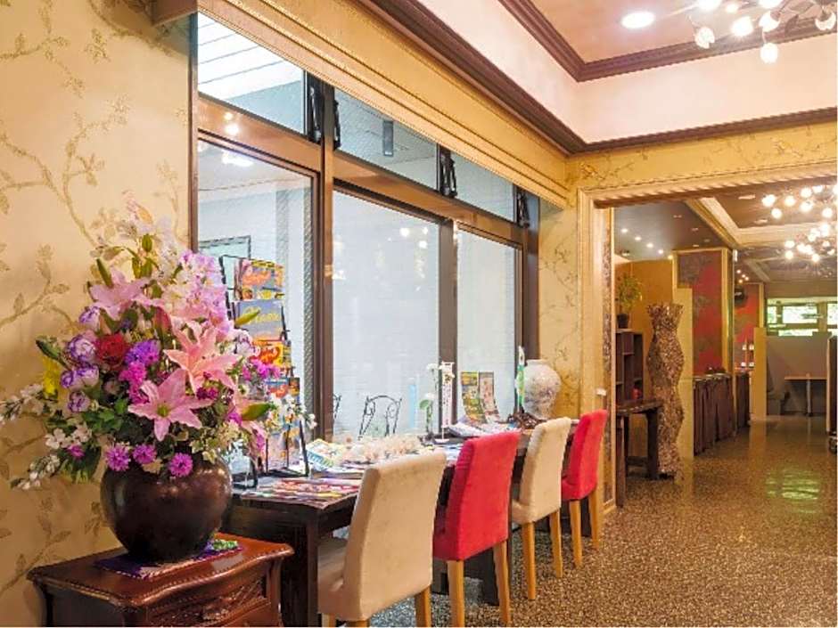 Yufuin Bessou Shikisai Hotel