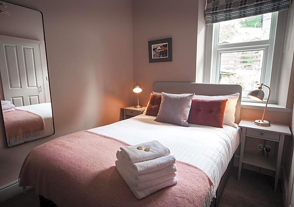 Mary's Court Guest House - Mairlys