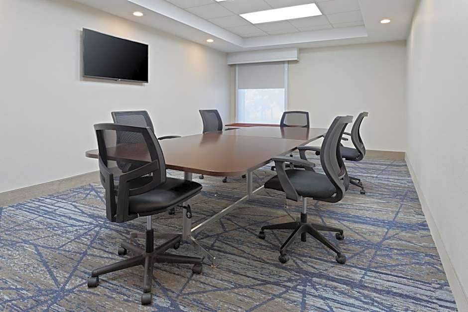 Holiday Inn Express & Suites Cincinnati Riverfront By IHG