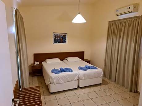 One-Bedroom Bungalow