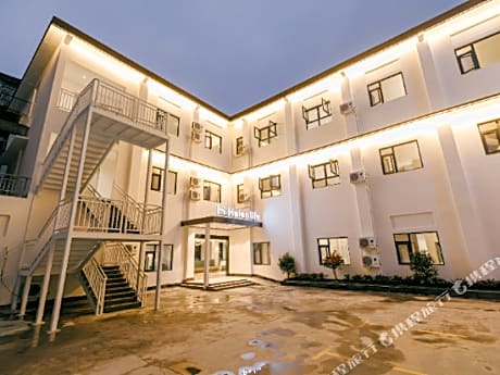Helen Life Hotel
