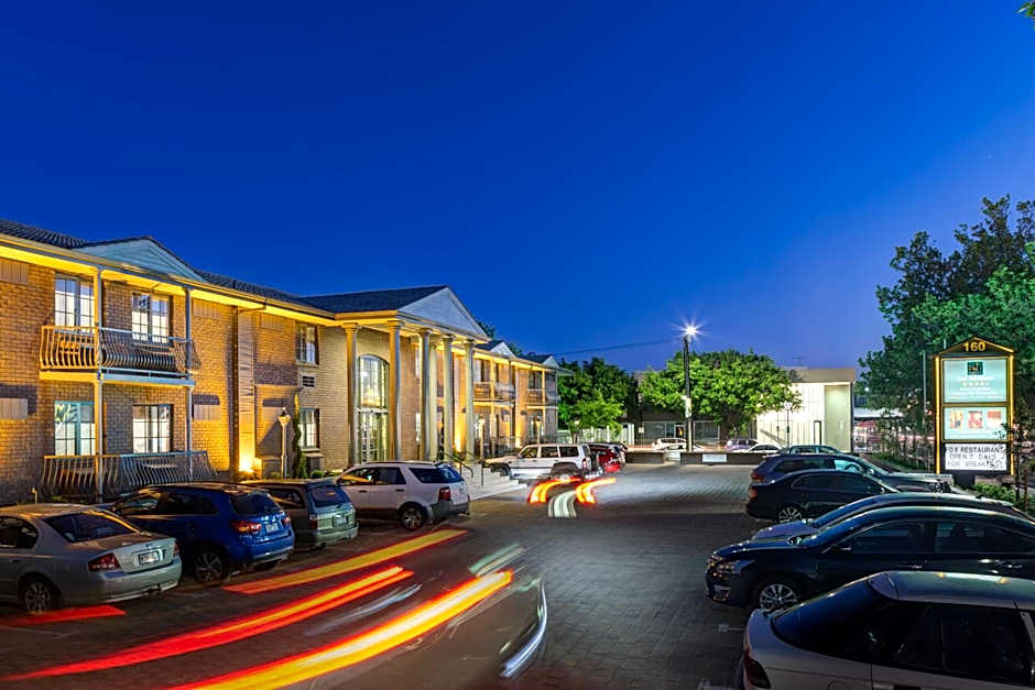 Photo 1 of 36 of Adelaide Inn
