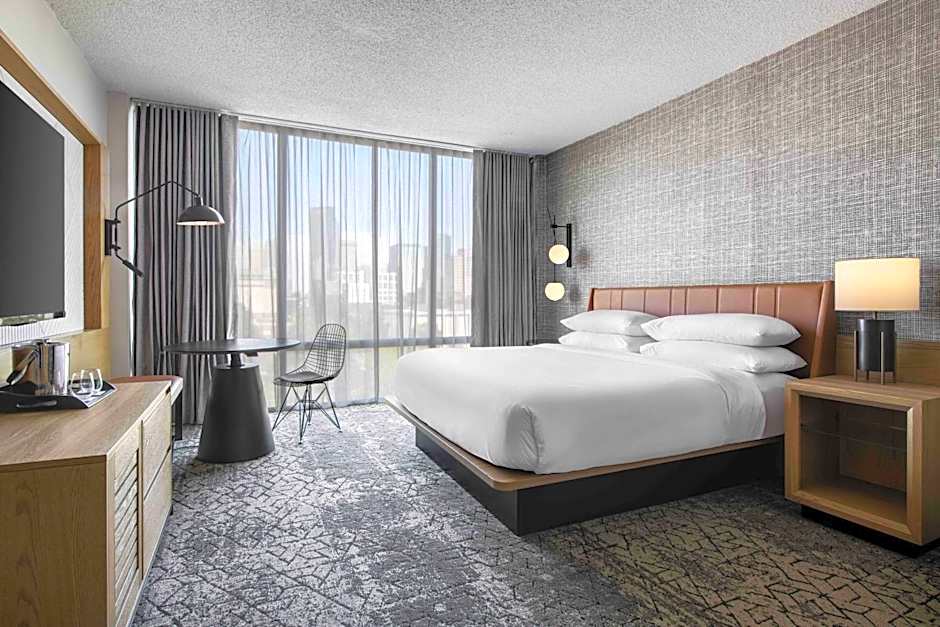 Sheraton Charlotte Hotel