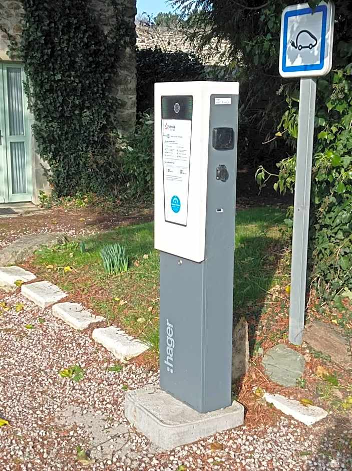 Logis Hôtel La Demeure du Perron