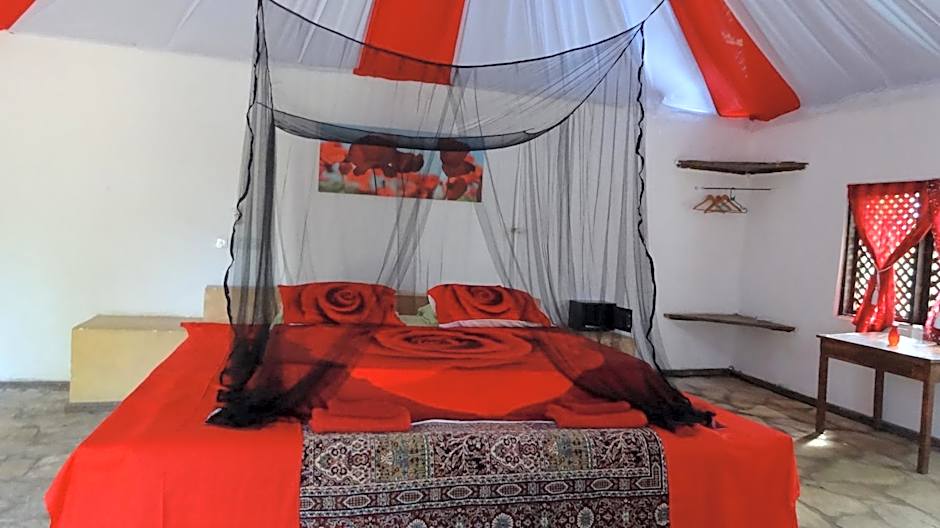 Gecko Nature Lodge Home of Swahili Divers the BEST dive center and Famous Gecko Restaurant