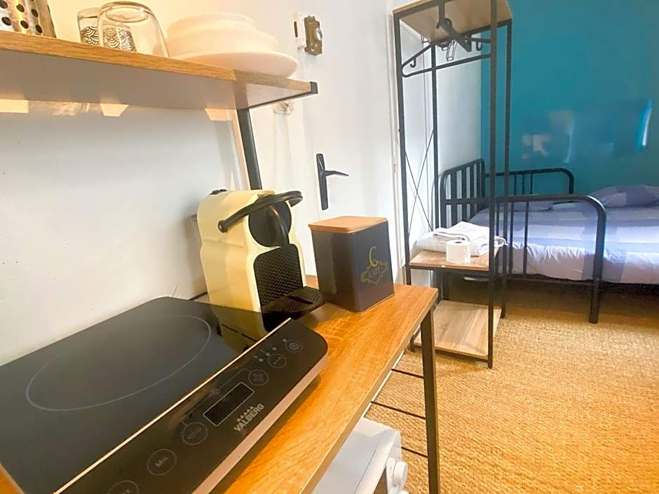 Capstay famars & Netflix