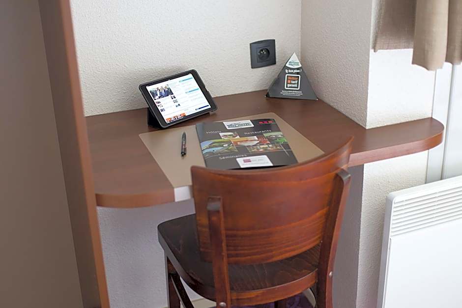 Brit Hotel Toulouse Colomiers  LEsplanade