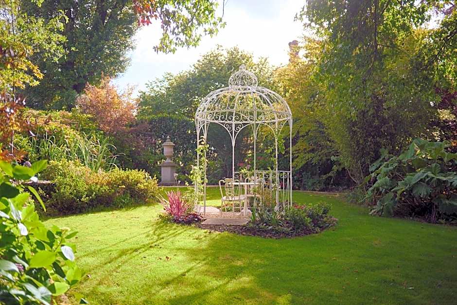 Summer Lodge Country House Hotel