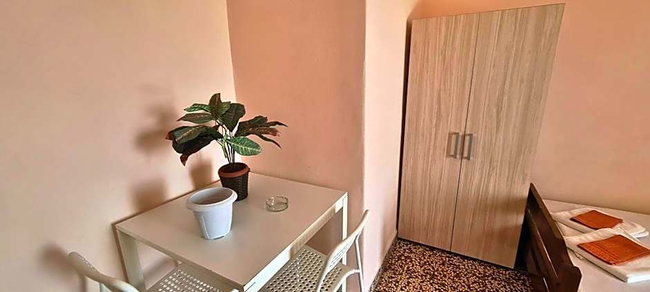 Veranda Rooms to Let