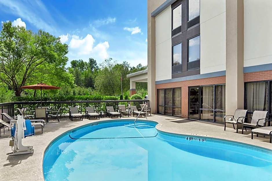 Hampton Inn By Hilton Commerce