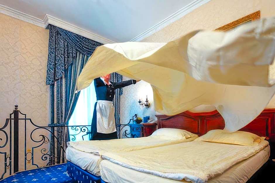 Grand Hotel London