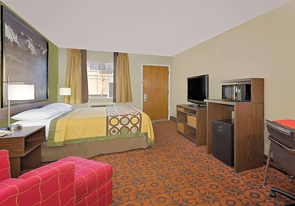 Super 8 by Wyndham Denver Central