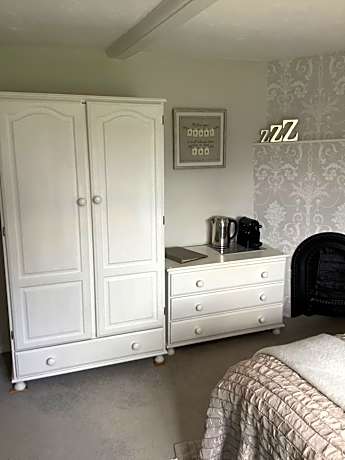 Double Room with Private External Bathroom