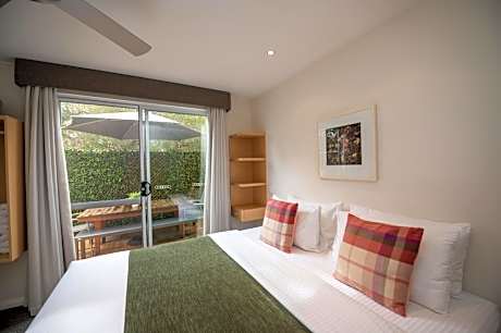 Two-Bedroom Apartment with Spa Bath