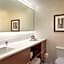 DoubleTree by Hilton Hotel & Suites Houston by the Galleria