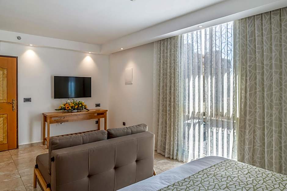 Ramon Suites by Smart Hotels