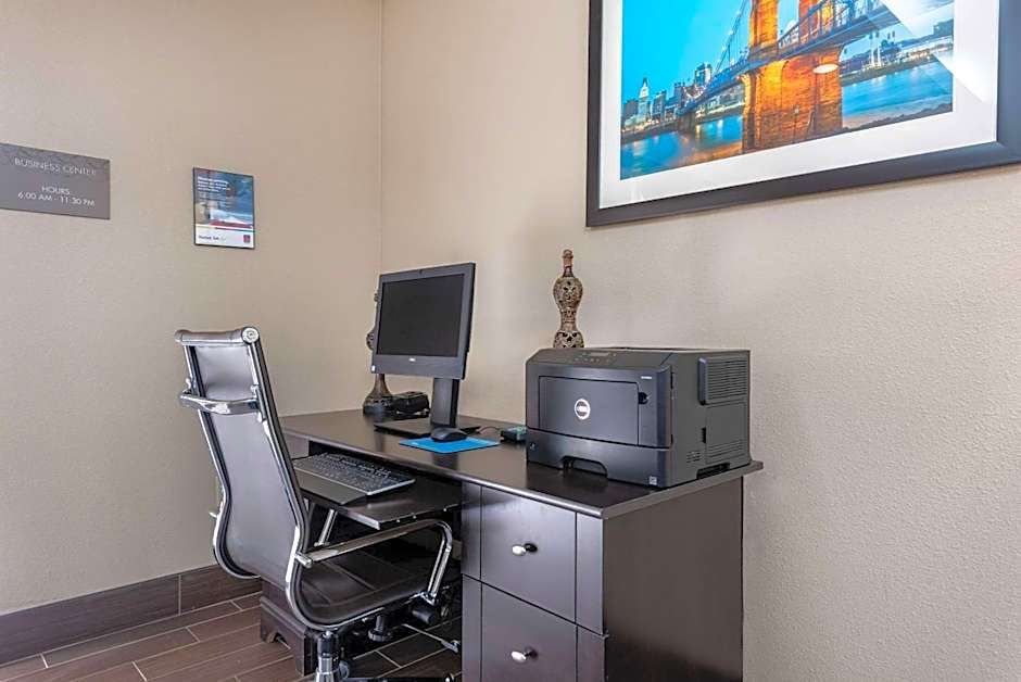 Holiday Inn Express & Suites Hebron - Cincinnati Airport by IHG