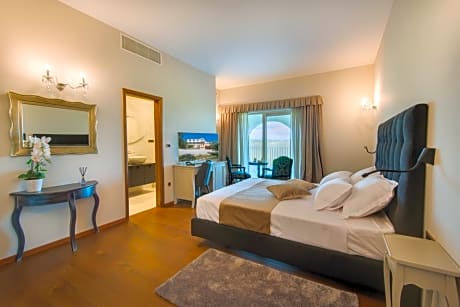 Junior Suite with Balcony