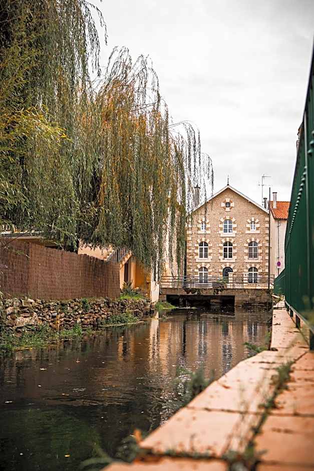 Logis Le Cheval Blanc et Le Clovis