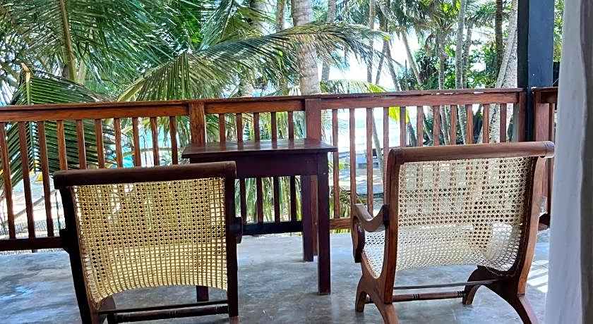 Curry Bowl Restaurant & Turtles Rest