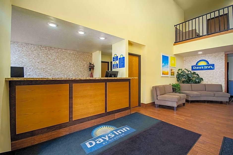 Days Inn by Wyndham Evansdale Waterloo