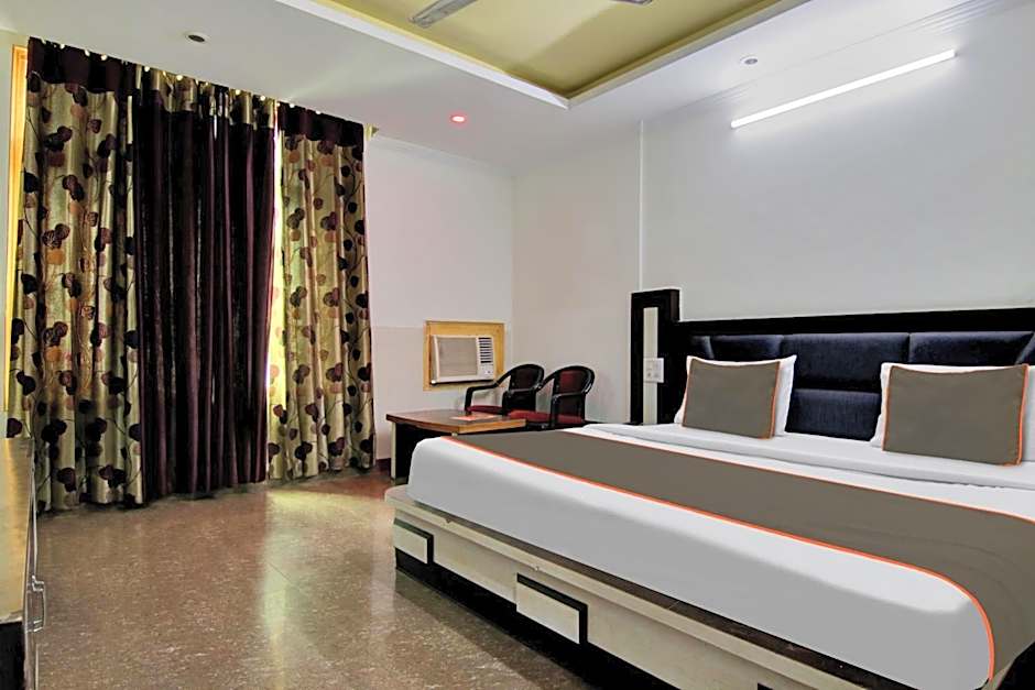 Collection O The Shree Dhar Niwas