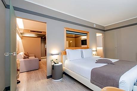 Suite with Hot Tub