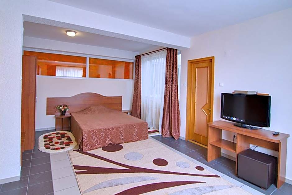 Hotel Tranzzit