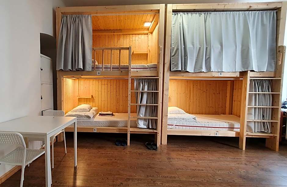 7brunnen Hostel Beds & Rooms