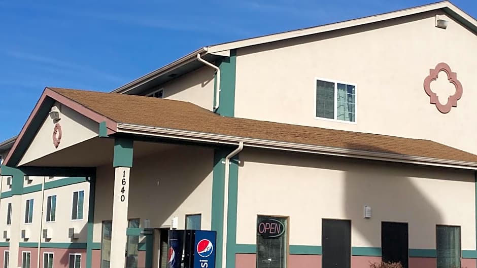 Value Inn & Suites Salina