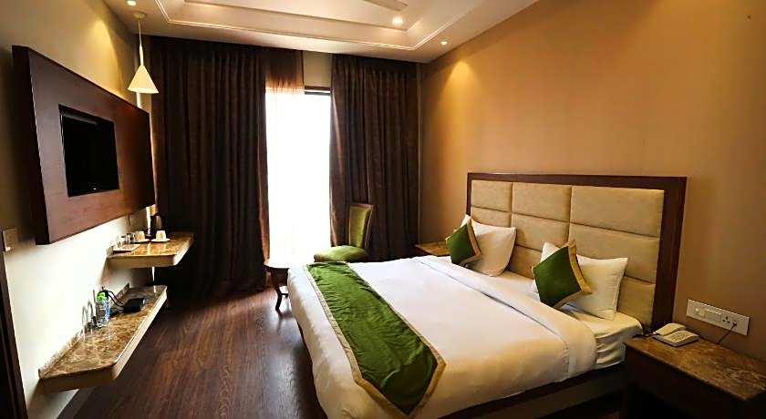 Hotel Maple Grand