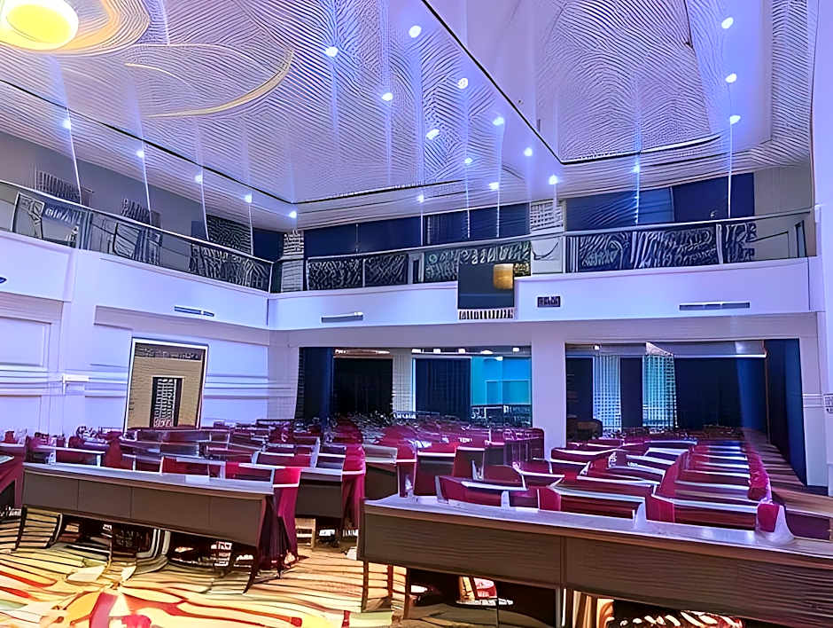 Travellers Hotel Phinisi