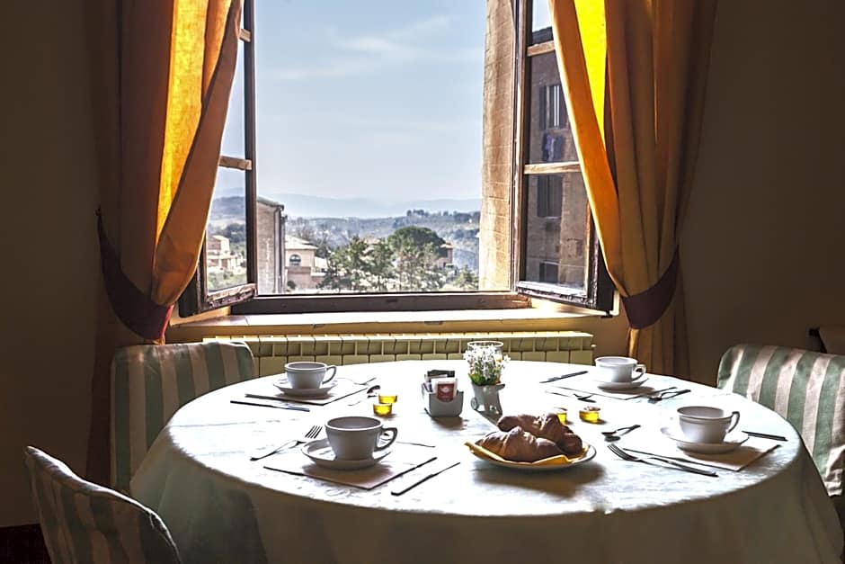 Il Chiostro Del Carmine