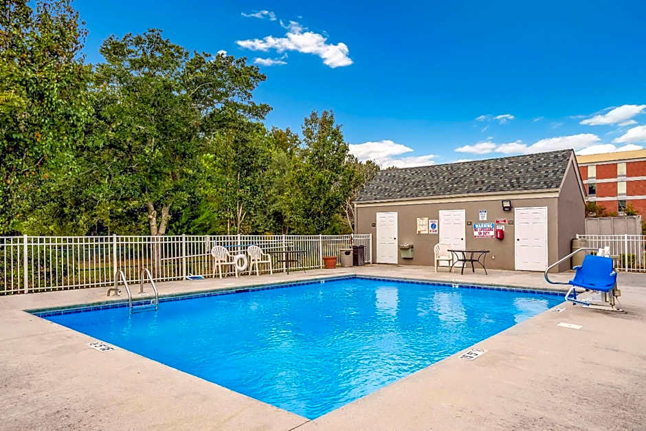 Sleep Inn & Suites Jacksonville near Camp Lejeune