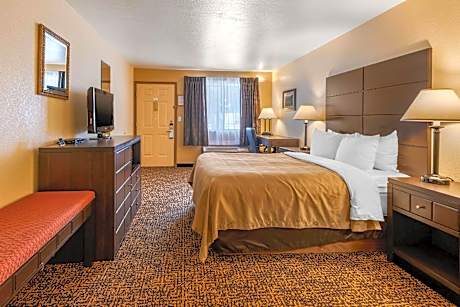 1 Queen Bed, Nonsmoking, Accessible