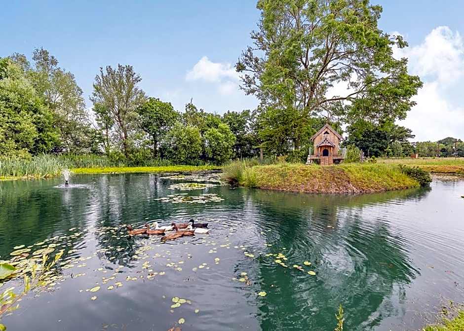 Flaxton Meadows Luxury Lodges