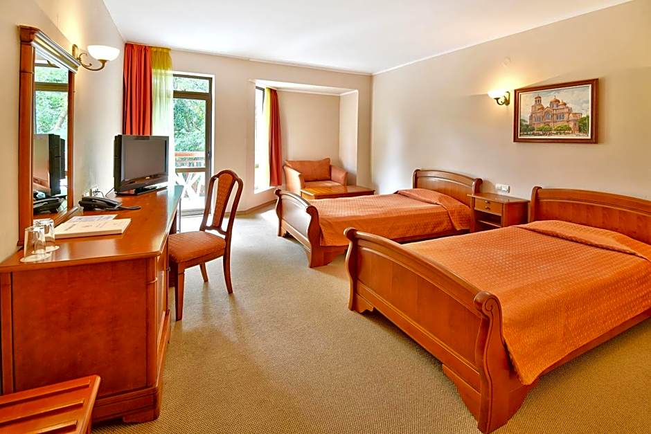 Estreya Residence Hotel and SPA