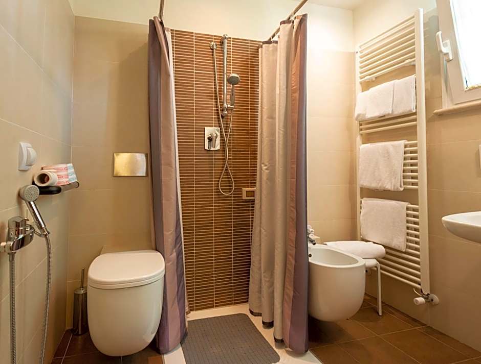 Accademia Hotel
