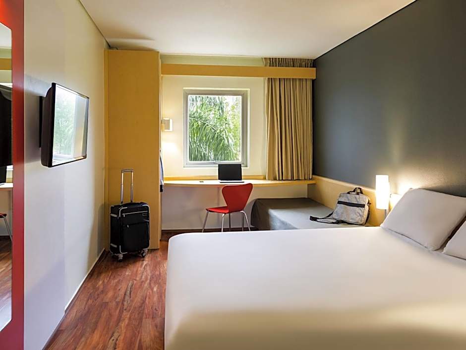 Ibis Monterrey Valle