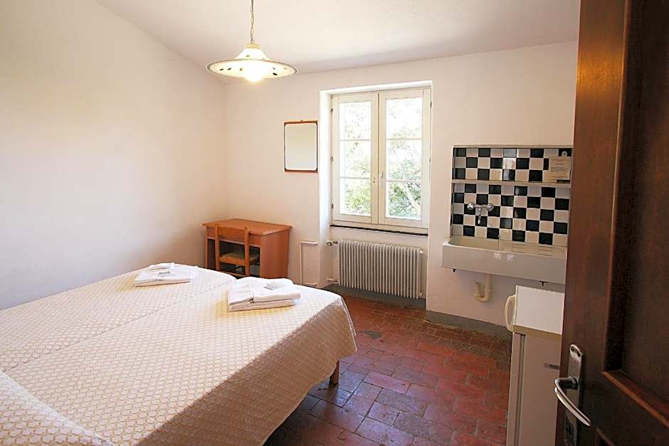 Santuario NS Soviore Cinque Terre