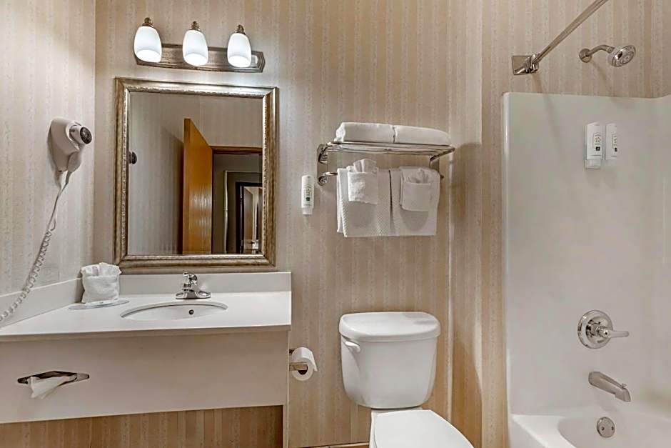 Quality Inn & Suites Wellington - Fort Collins