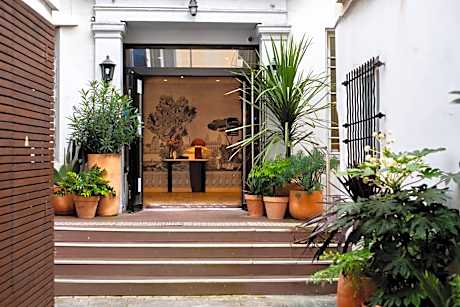 Kyriad Paris 10 - Canal Saint Martin - République