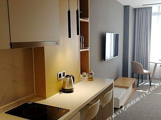 Lingju Chuangxiang Apartment