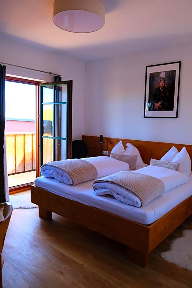 Gmundnerberghaus - ROOMS