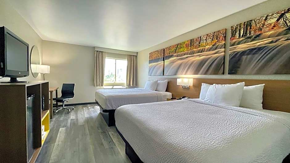 Days Inn by Wyndham Columbus IN