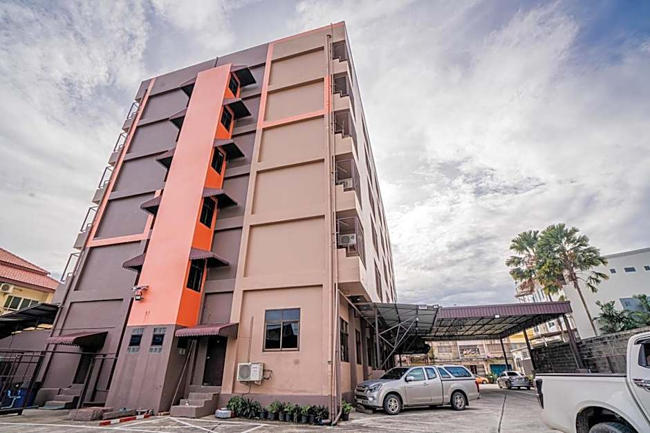 Pasawang Hotel (โรงแรมภาสว่าง)