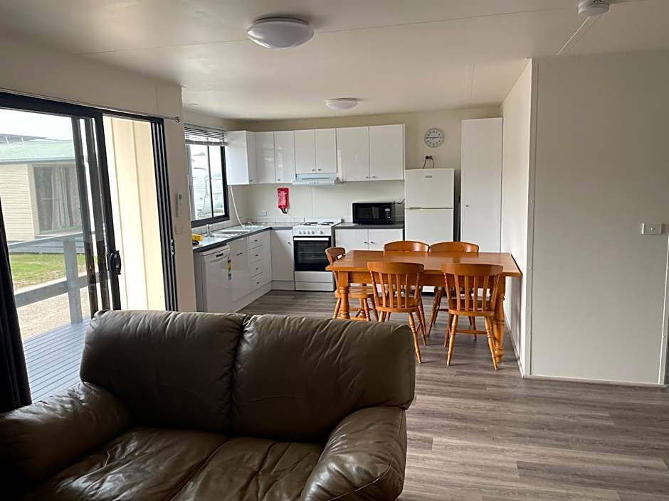 Lakes Main Holiday Park