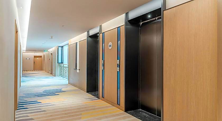 Holiday Inn Express Dandong City Center By IHG